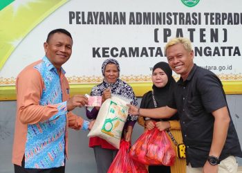 Dinas Perindustrian dan Perdagangan (Disperindag) Kutai Timur (Kutim) menggelar pasar di Kantor Desa Sangatta Selatan, Kecamatan Sangatta Selatan, Kutim.