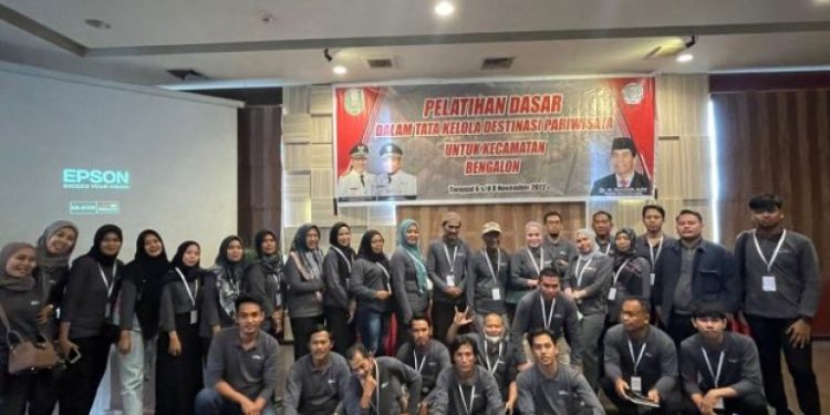 Sebanyak 50 orang peserta dari Kecamatan Bengalon mengikuti Pelatihan Dasar Tata Kelola Destinasi Pariwisata yang digelar selama tiga hari oleh Dinas Pariwisata (Dispar) Kutai Timur (Kutim) bekerja sama dengan Pusat Studi Kebijakan Nasional.