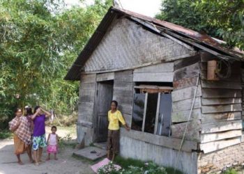 Pendidikan ternyata menjadi salah satu faktor penilaian miskin ekstrem di Kabupaten Kutai Timur (Kutim) berdasarkan Data Terpadu Kesejahteraan Sosial (DTKS) oleh Kementrian Sosial (Kemensos) RI