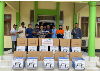 Administarasi Di Anggap Penting Di Tingkat RT, Basti Sangga Langi Beri Bantuan Komputer