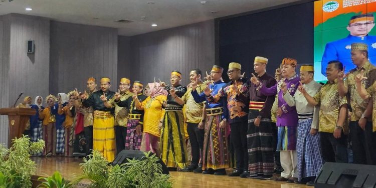 Ketua I,II Dan Anggota Komisi A,B,D DPRD Kutim Hadiri Pelantikan KKLR Guna Beri Dukungan Kepada Paguyuban Di Kutim