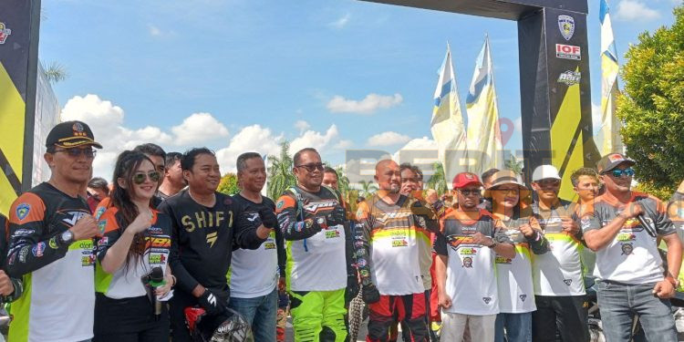 kegiatan Jelajah Bukit Pelangi Motor Trail