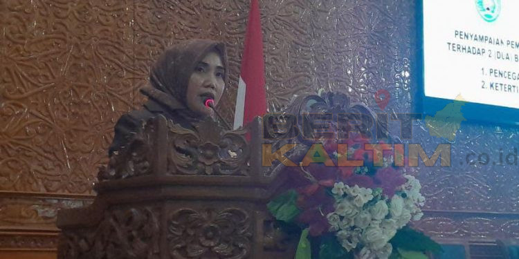 Leni Angriani, perwakilan Fraksi AKB.