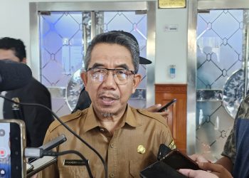 Bupati Kutim Tanggapi Kritik DPRD dalam Rapat Paripurna ke-XXVIII