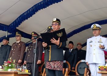 Bupati Kutim Pimpin Upacara Harla Pancasila 2024, Tekankan Pentingnya Persatuan