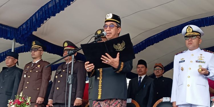 Bupati Kutim Pimpin Upacara Harla Pancasila 2024, Tekankan Pentingnya Persatuan