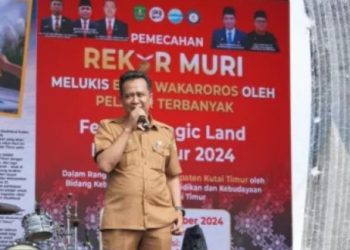 Pentingnya Melukis Massal untuk Kenalkan Batik Wakaroros di Kutai Timur