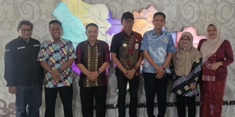 Pjs Bupati Kutim Lakukan Sidak ke Sejumlah Instansi Pemkab