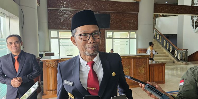 Pjs Bupati Kutim Serukan Tindakan Cepat untuk Cegah Longsor di Galian C