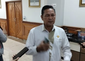 Anggota DPRD Kutai Timur Pertanyakan Harga Fantastis Seragam Sekolah Gratis