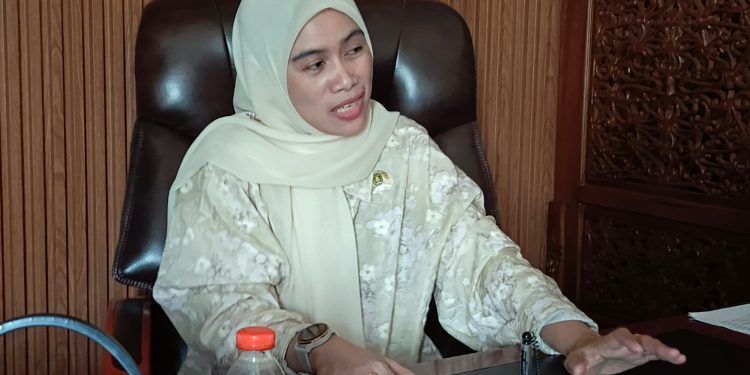 “Hj. Uci Dorong Pemkab Kutim Siapkan Lahan untuk Pembangunan SMA Baru