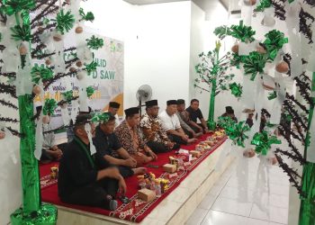Graha KAHMI Jadi Saksi Maulid Nabi Perdana, Kasmidi Bulang Salurkan Bantuan untuk Warga