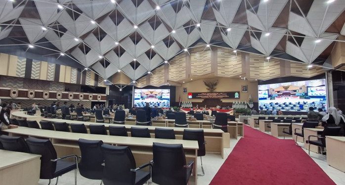 APBD Kaltim 2026 Disepakati Rp 14 Triliun, Penurunan Fiskal Paksa Pemerintah Fokus pada Program Prioritas